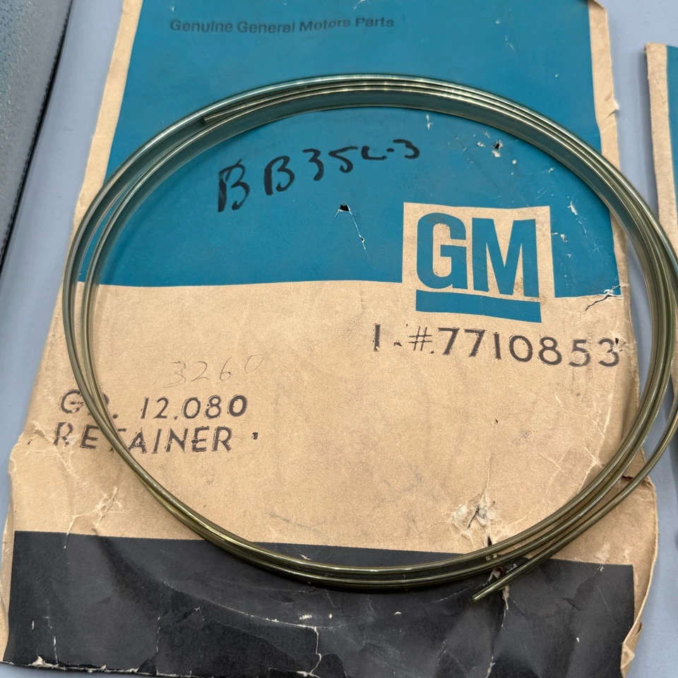 1967 - 1970 GM Chevy Buick Pontiac Olds Cadillac виниловые верхние держатели 7710853 новые из старых запасов - Изображение 3 из 3