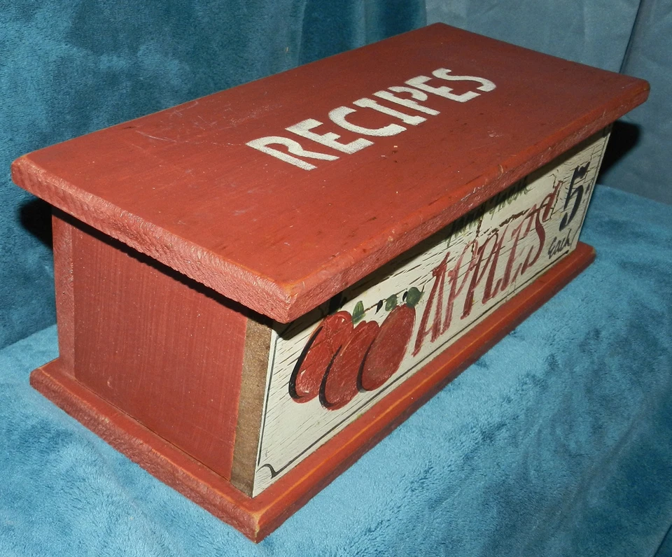 AWESOME VTG PAINTED WOOD APPLE DOUBLE RECIPE BOX WITH LID!! VERY NICE!! - Image 3 of 4