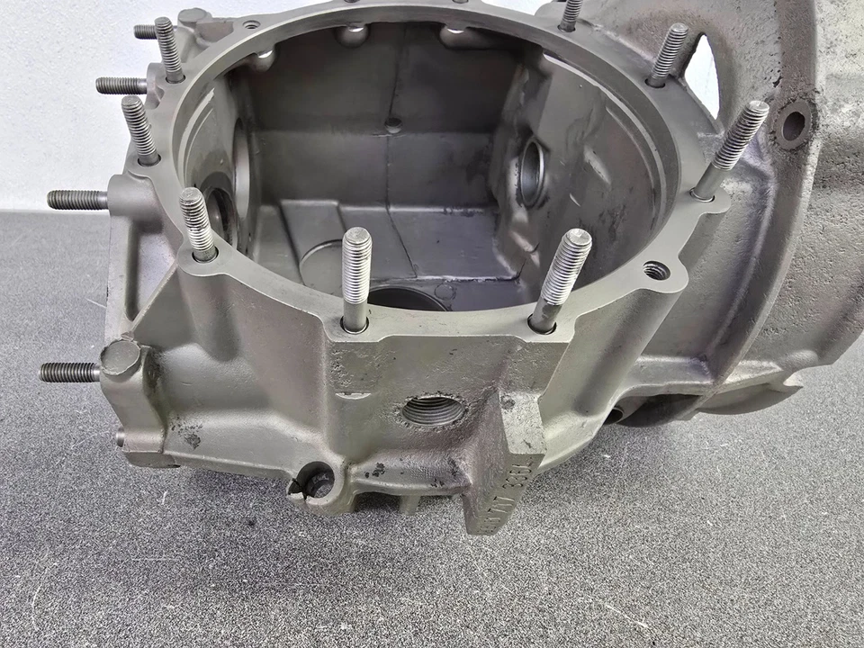 CARCASA CAMPANA MAGNESIO TRANSMISIÓN ORIGINAL USADA PORSCHE 911 915/61 1977 PITED Foto 3 de 4