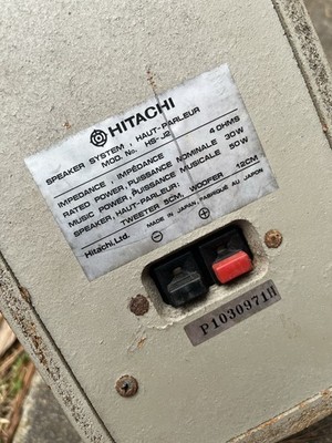 Hitachi 2 Way Speaker System Model HS-J2 P1030971H - UNTESTED No