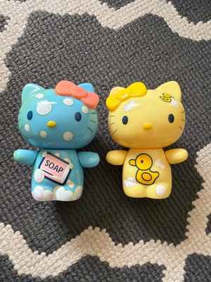 #ad Hello kitty Sanrio Jakks Pacific Blue Soap Bubbles amp; Yellow Duckies Figures 2009 $29.95