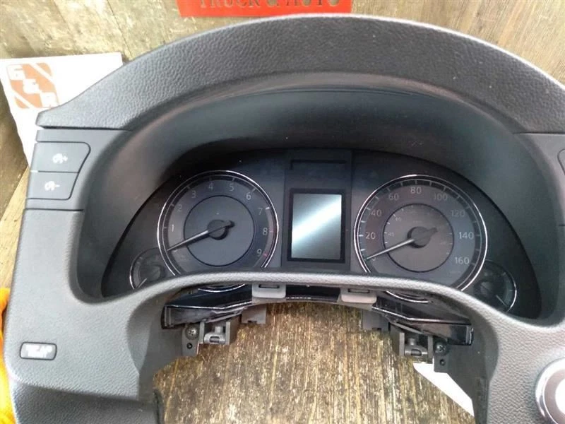 Cuadro de instrumentos Infiniti G37 Speedomter 2010 calibre con bisel e interruptores con tacómetro Foto 2 de 4