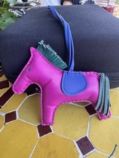 Charm de sac en cuir Hermès Rodeo PM authentique, sans boîte ni facture, fushia,