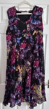 Virtuelle Size 14 Ladies Flattering Dress in multi - coloured print Midi