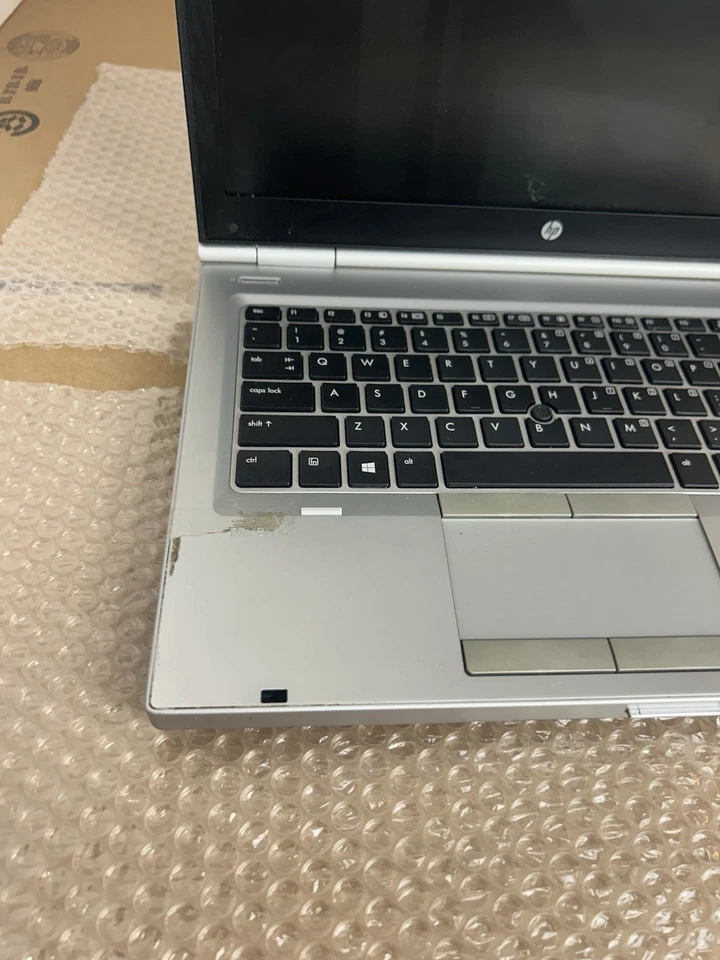 HP ELITEBOOK 8470P (pantalla dañada) - INTEL I5 para piezas o no funciona Foto 3 de 4