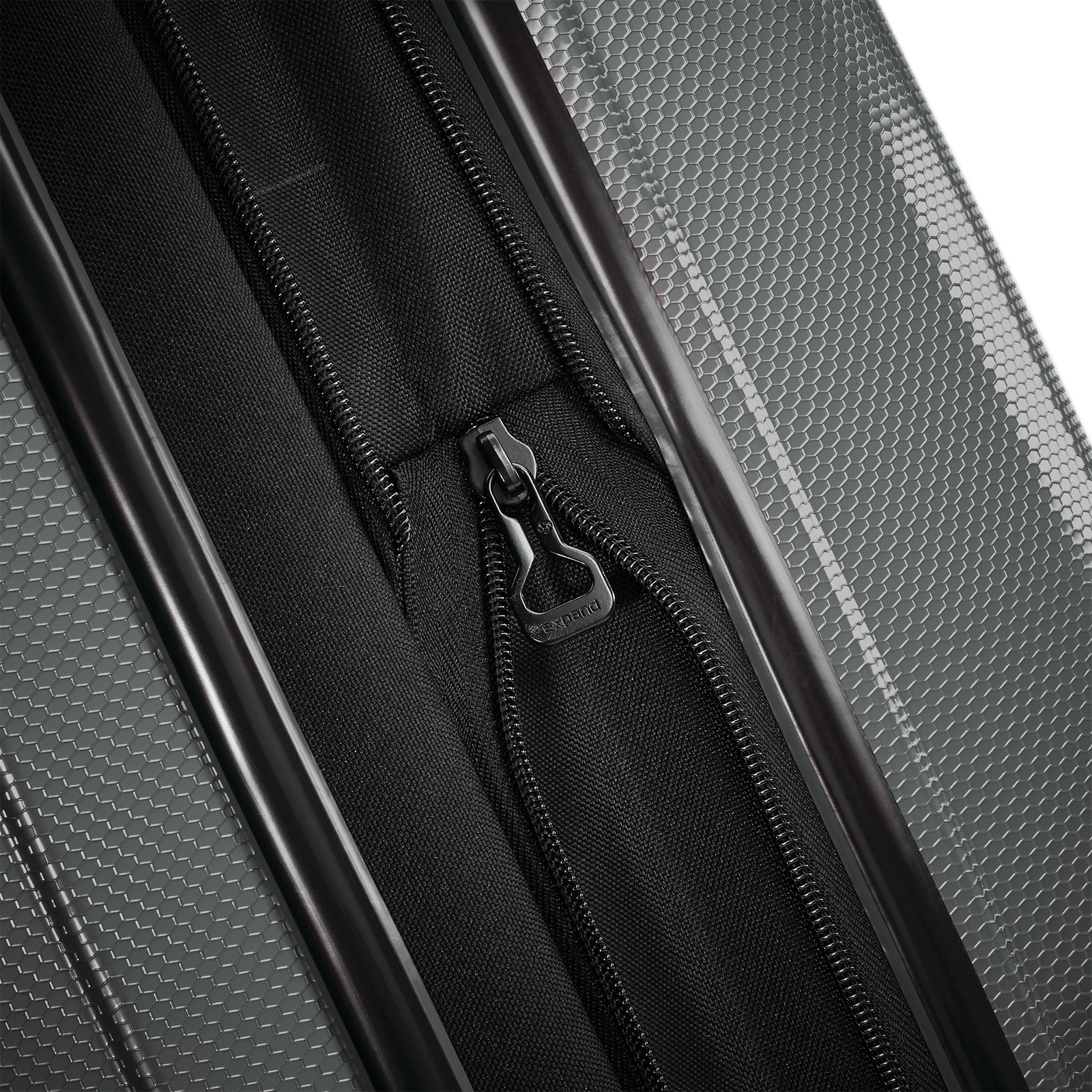 Samsonite 20" Upright HARDSIDE Spinner Luggage SWERV DLX Silver Gray