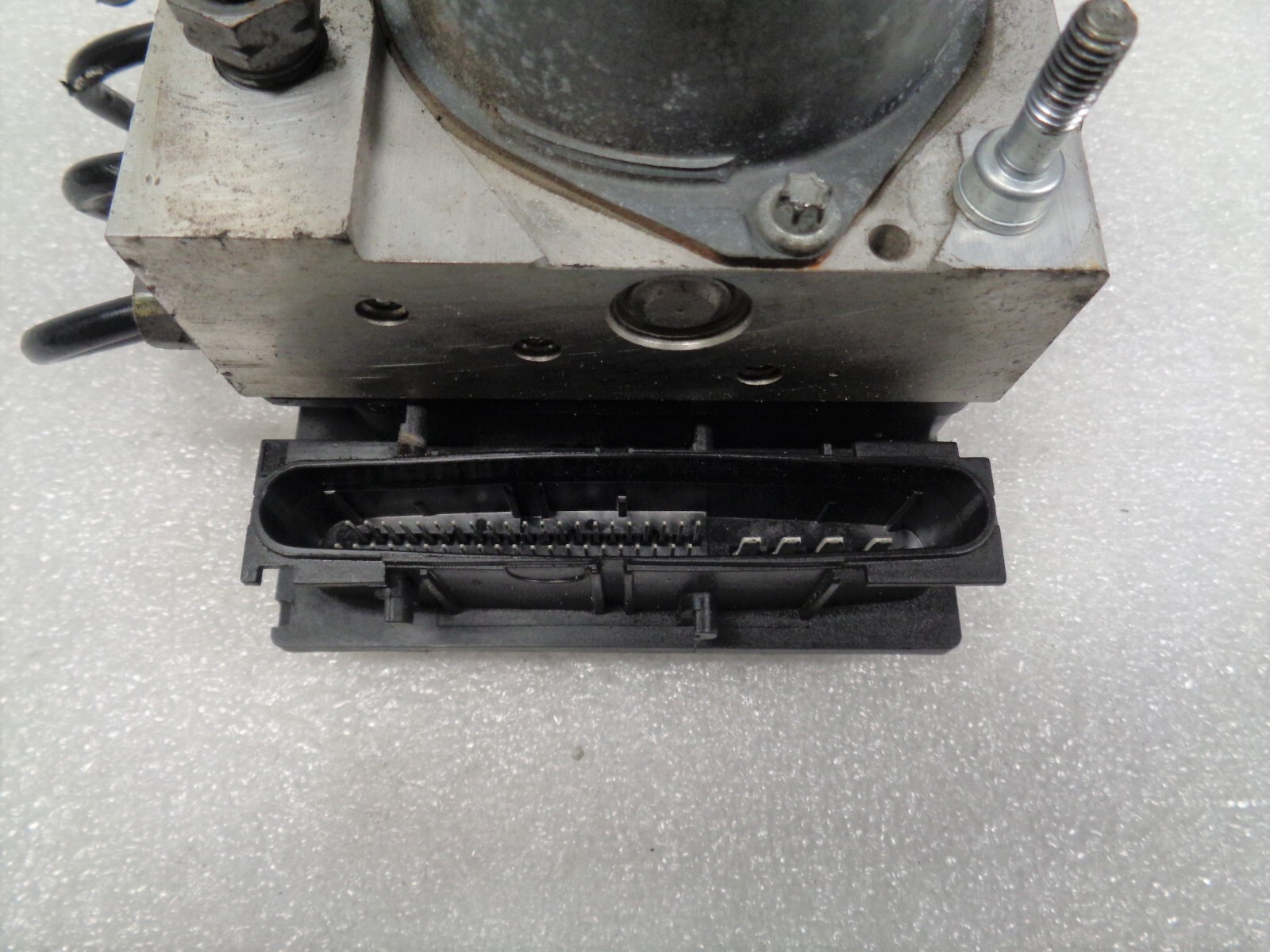 2007 Maserati Quattroporte ABS Anti Lock Brake Pump Control Module OEM AK2209215