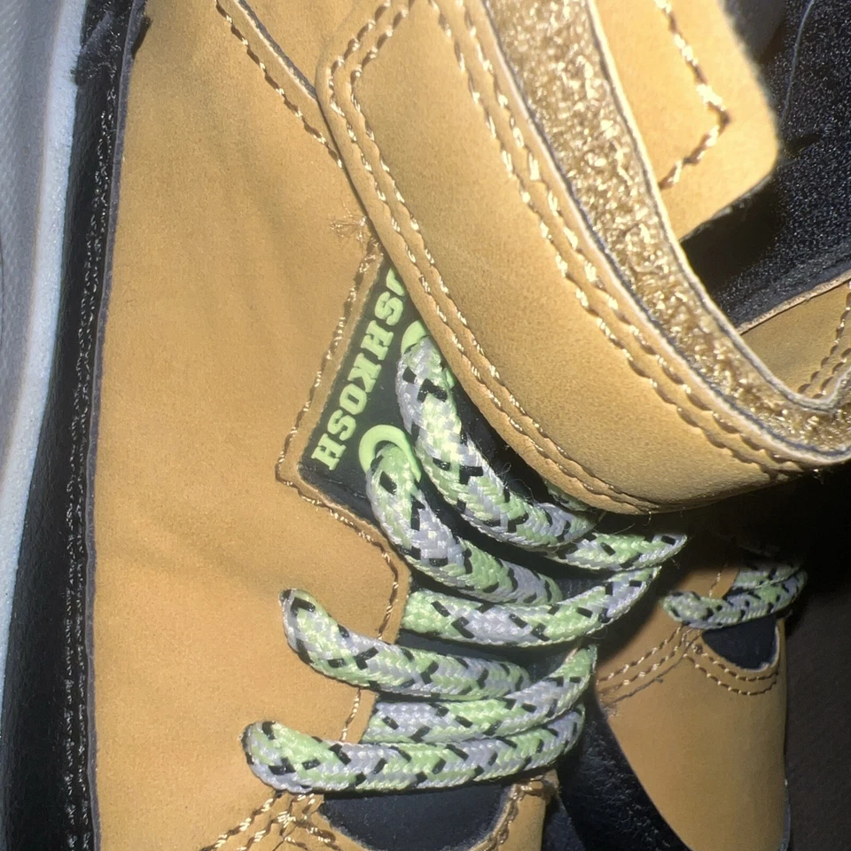 Botas Larry OshKosh B'gosh para niños pequeños talla 9 marrón Foto 2 de 4