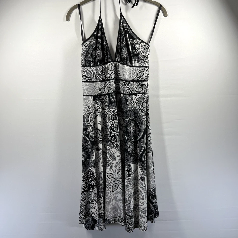 Vestido para mujer Alyn Paige talla pequeña babydoll negro blanco cachemira Y2K años 90 midi Foto 2 de 4