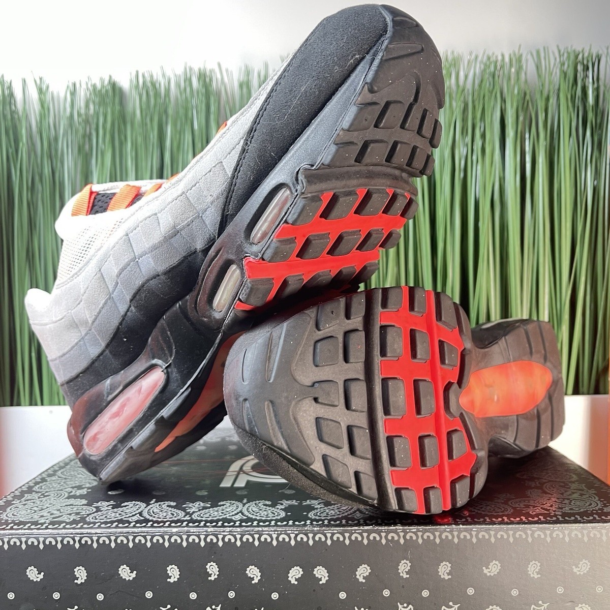 RARE Nike Air Max 95 Solar Red Gray Mens Shoes 609048-106 RARE Nike Air Max 95 Solar Red Gray Mens Shoes 609048-106
