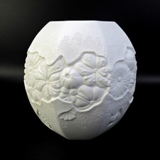 Kaiser Bisquitporzellan Vase Manfred Frey Design OP ART Flowers Relief Matte