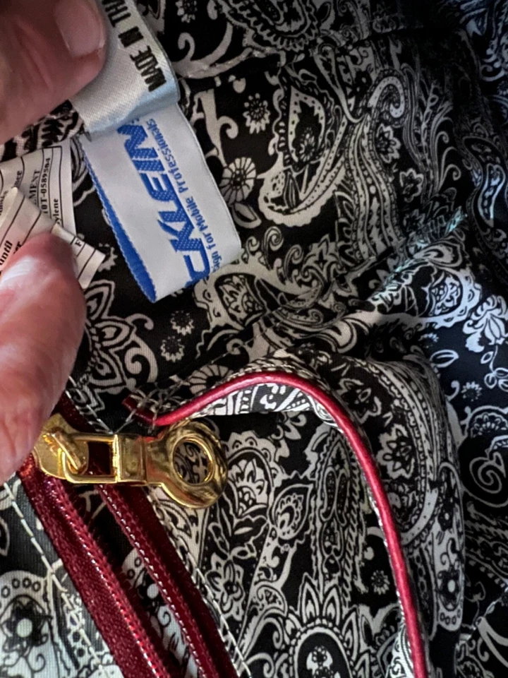 ¡¡OFERTA!! Maletín de cuero rojo para tableta portátil McKlein Aldora recién reducido Foto 4 de 4