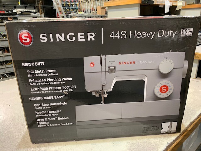 Singer Classic 44S Heavy Duty Sewing Machine | eBay