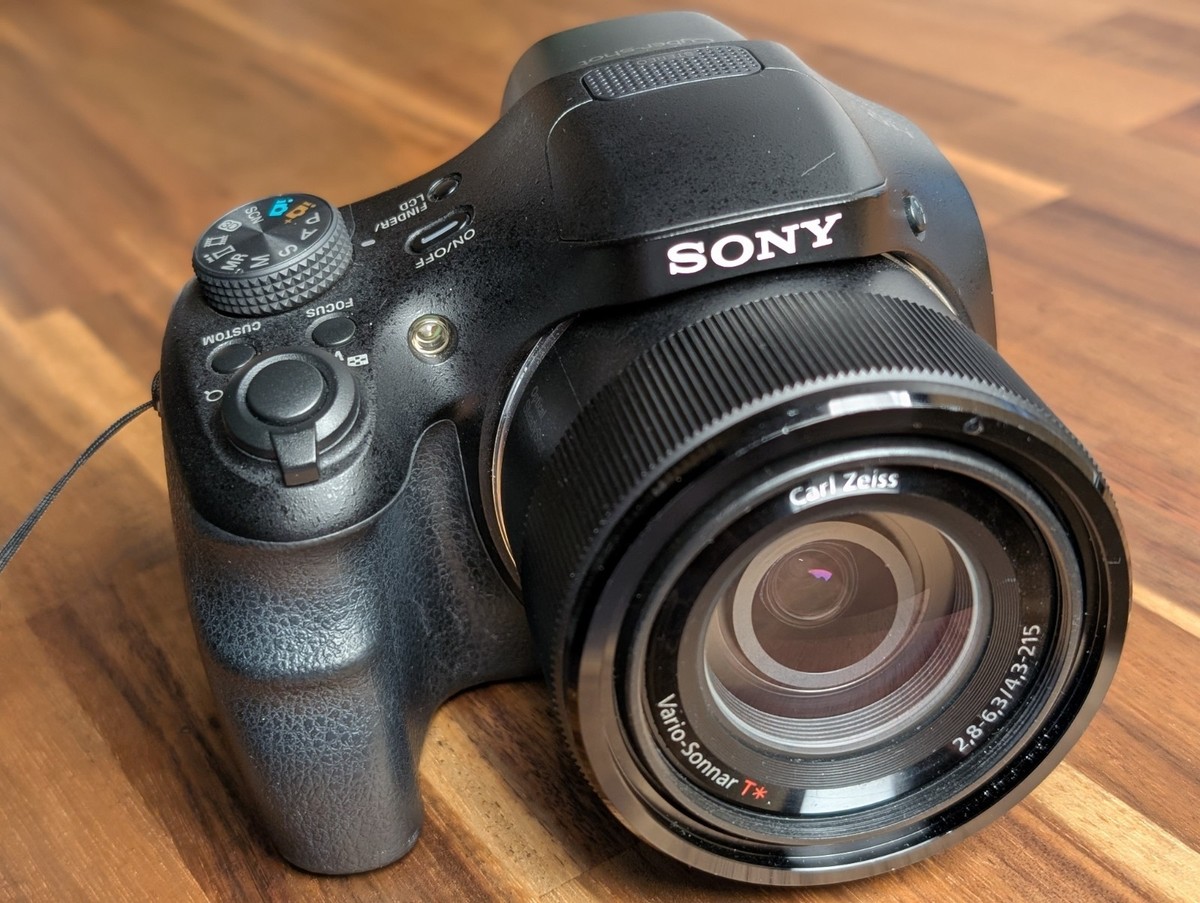 Sony Cyber-shot DSC-HX300 20.4MP 50x Optical Zoom Black 95% NEW