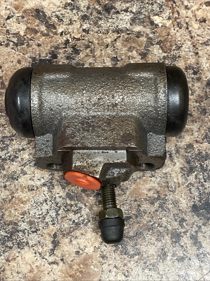 Raybestos WC37631~Brake Cylinder For 80-83 TOYOTA PICKUP~FREE SHIPPING!!! - Image 4 of 4
