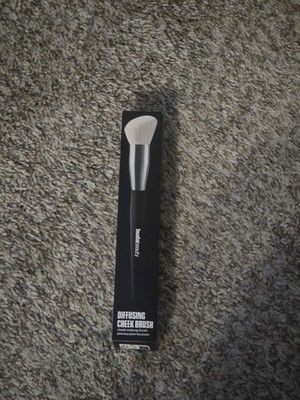 Huda Beauty Diffusing Cheek Brush