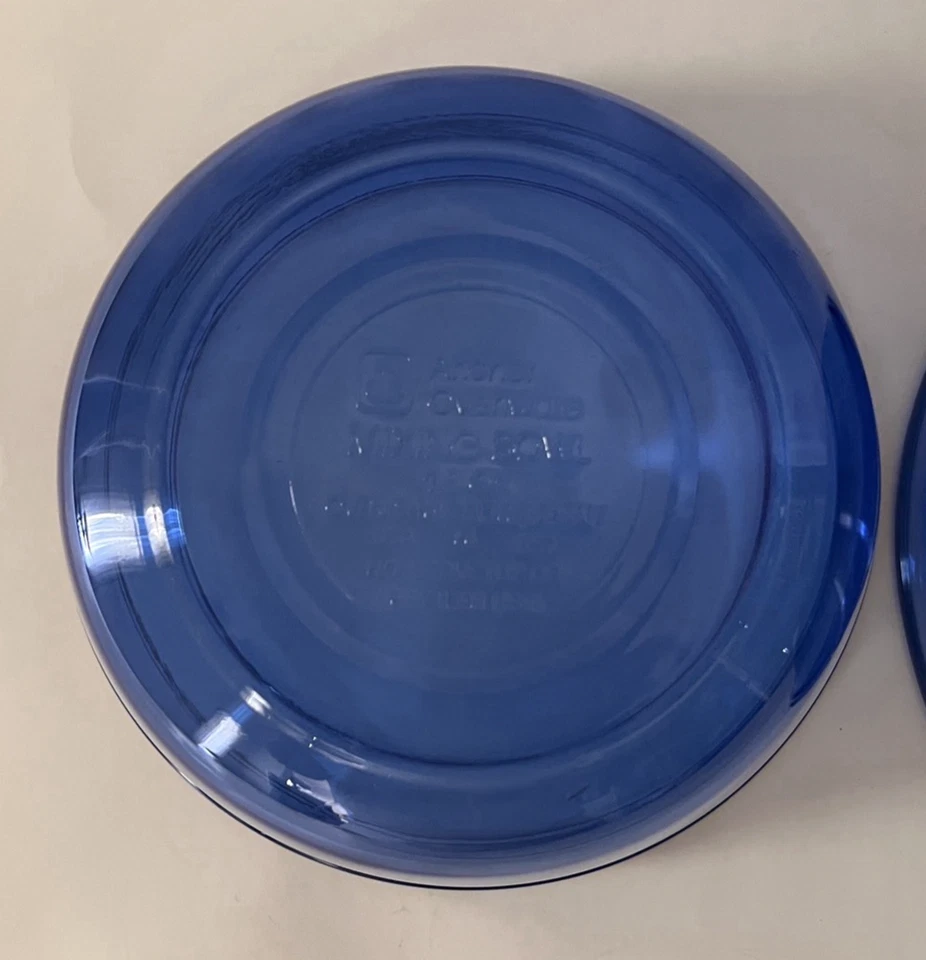 Vintage Anchor Ovenware Blue Nesting 1.5 and 2.5 Quart Mixing Bowls Set of 2 - Image 4 of 4