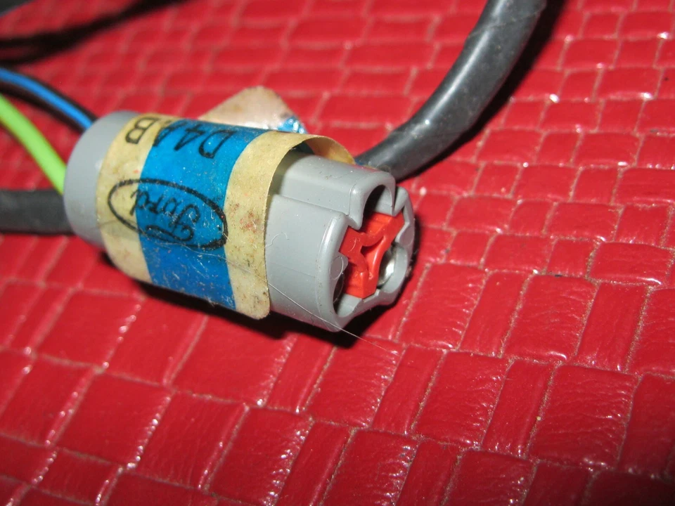 Nuevo de Lote Antiguo Ford LTD 1974-1976, Galaxie Puerta Derecha Interruptor de Cortesía, Sin Cierre Automático Foto 2 de 3