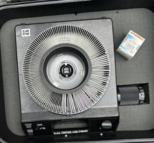 Kodak Carousel 4400 Slide Projector W/ Hard Case