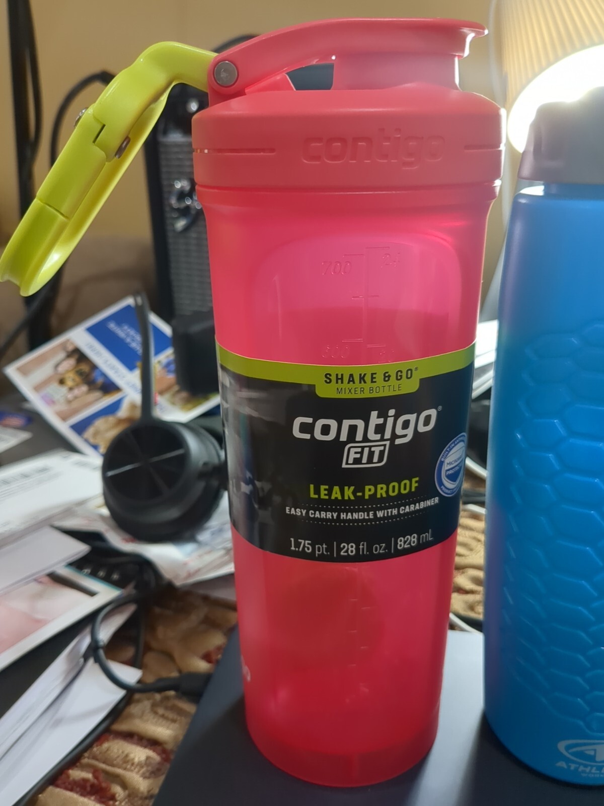 Brand New Contigo 28 oz. Fit Shake & Go Shaker Mixer Bottle + FREEBIES