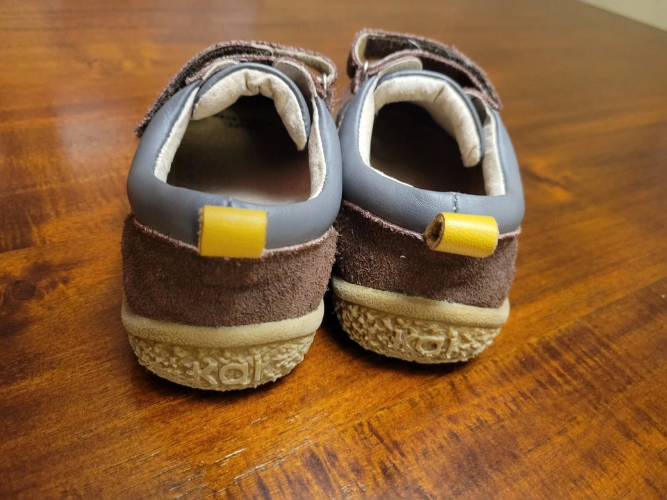 Boys Kai Shoes Size 1 - Image 4 of 4