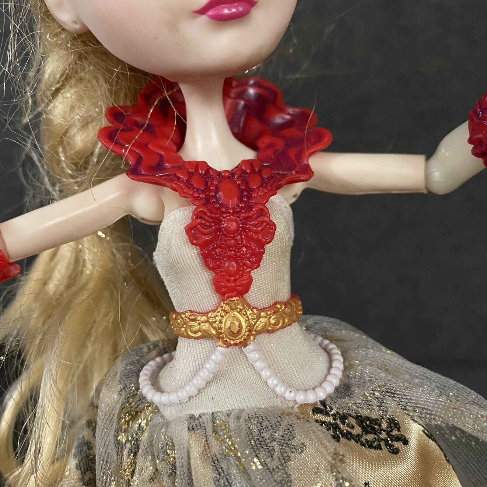 Ever After High Apple White Thronecoming Doll READ