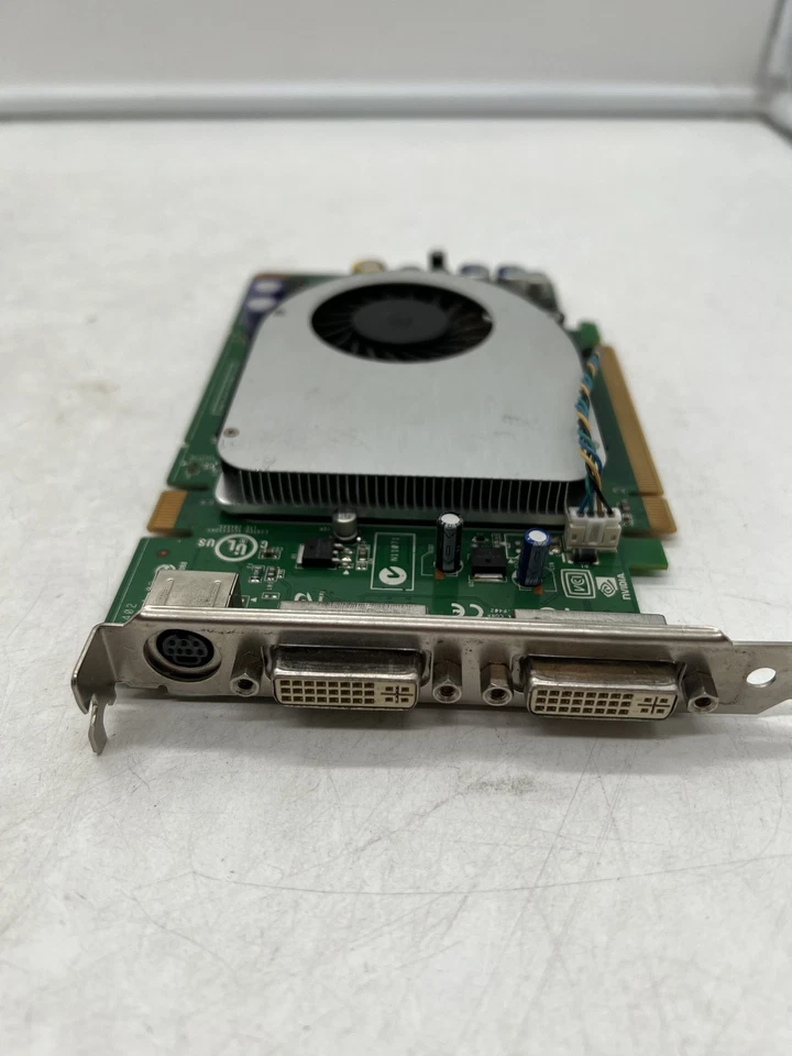 Nvidia P402 0WX094 256MB PCI-e S-Video DUAL DVI Video Graphics Card Free S/H - Image 2 of 4