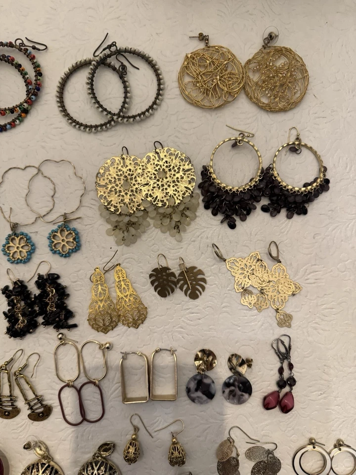 Vtg Earrings Boho Lot 25 Pairs Pierced Dangle Hoops Beads Filigree Enamel Gold - Image 3 of 4