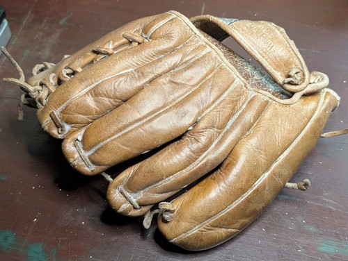 Vintage Caprico Model A-399 Leaguer Baseball Glove, 6 Finger Right Handed Throw - Picture 7 of 9
