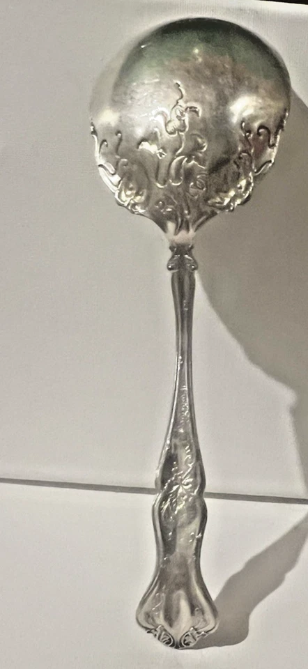 Antigua cuchara para servir uva 1847 Rogers Bros patrón "vintage" Foto 2 de 4