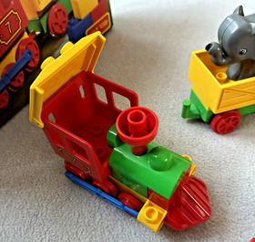 LEGO DUPLO 4974 LEGO VILLE * Equestrian Farm with 2 Figures, 1 Cat + 3 Horses with Original Box *EXCELLENT*