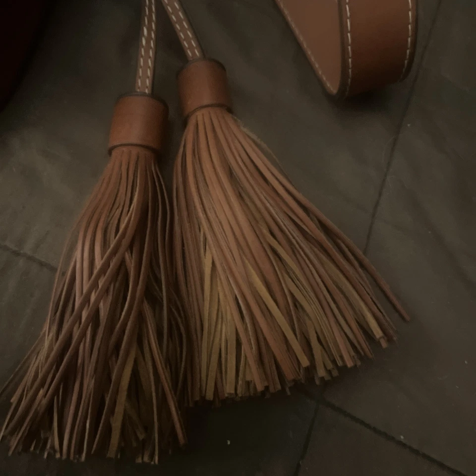 Bolso bandolera/hombro Frye Ray con flecos color tostado nuevo sin etiquetas. Orig. Etiqueta de precio $398,00 Foto 4 de 4