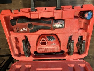 Milwaukee 2473 22 M12 FORCE LOGIC Press Tool Kit 1/2 3/4 1"/Batteries/Charger