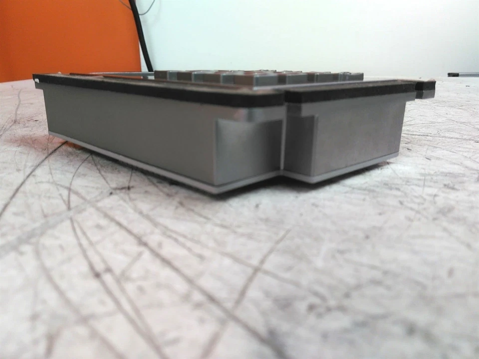 Teclado de pago Verifone UX100 M159-100-01-WWB defectuoso como está Foto 4 de 4