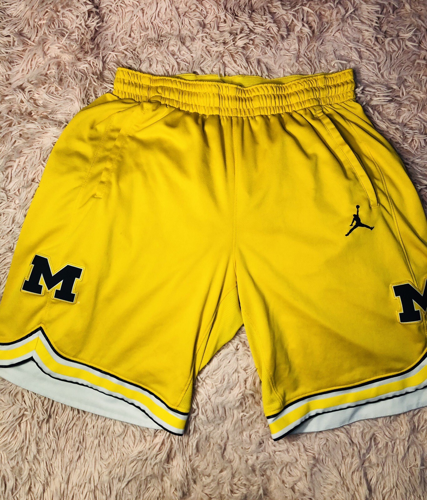 Michigan Wolverines Basketball Shorts Mens Large Yellow Nike Jordan
