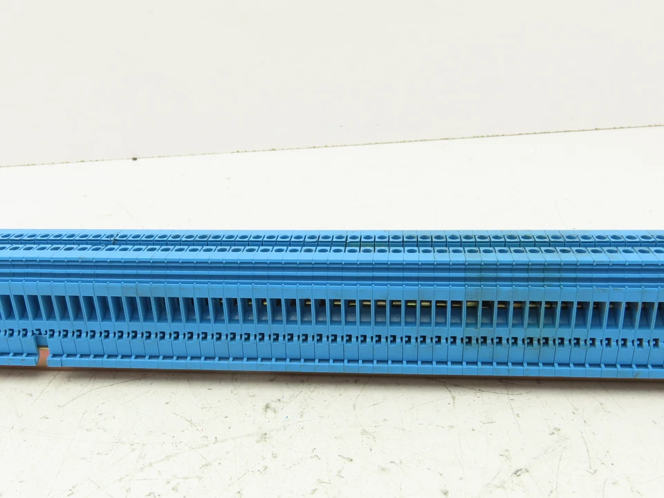 Entrelec Terminal Block Connector DIN Rail 24-10AWG 4mm² 600V 25A Lot of 150 - Image 4 of 4
