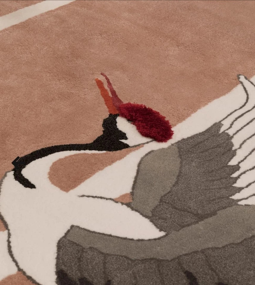 New Heron Rug By Elegance and Grace of This Beautiful Species in Luxurious Look - Image 3 of 4