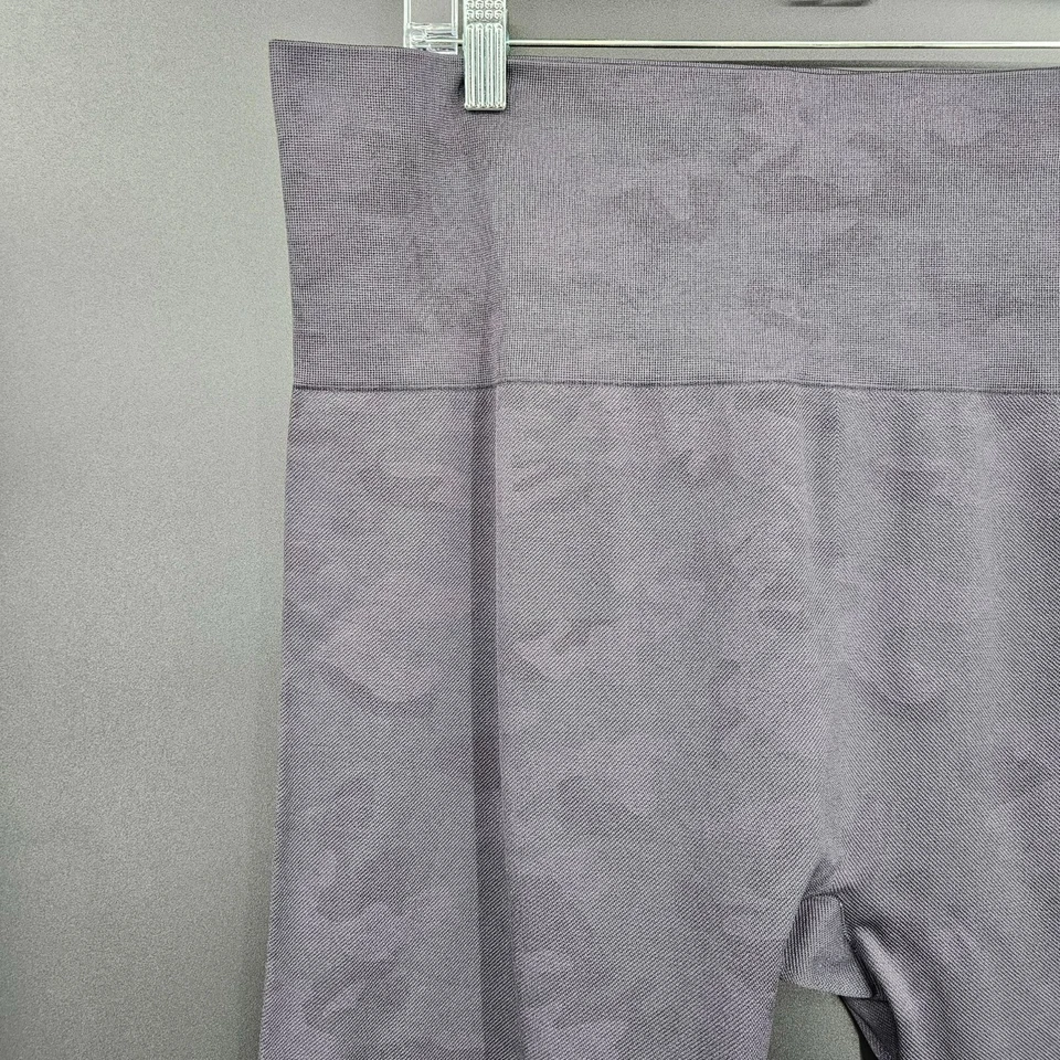 Maurices Active Leggings 3 Grey Muted Camo Stretchy Workout Thick Cropped Plus - Image 3 of 4