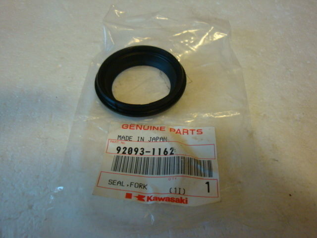NOS Kawasaki ZX600 ZX750 ZX900 ZN1100 Fork Seal 92093-1162 | eBay