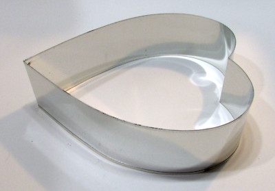 Vintage Heart Cake Mousse Mold Kitchen Bakery Baking Tool 2.5 x 7.5 x 8.5 inches