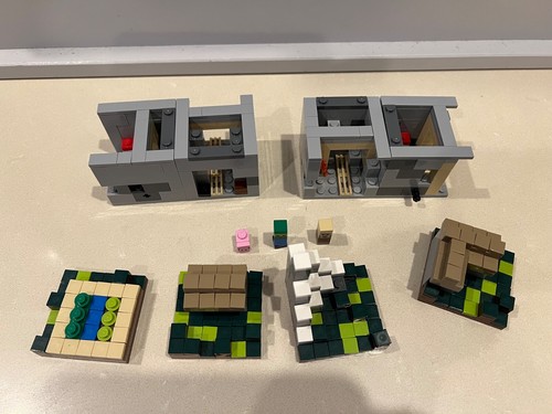 Lego Minecraft Micro World set 21105 Micro World - The Village - Picture 5 of 6