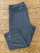 Layer 8 Women’s XL Gray Compression Support Qwick-Dry Yoga Workout Capri Legging