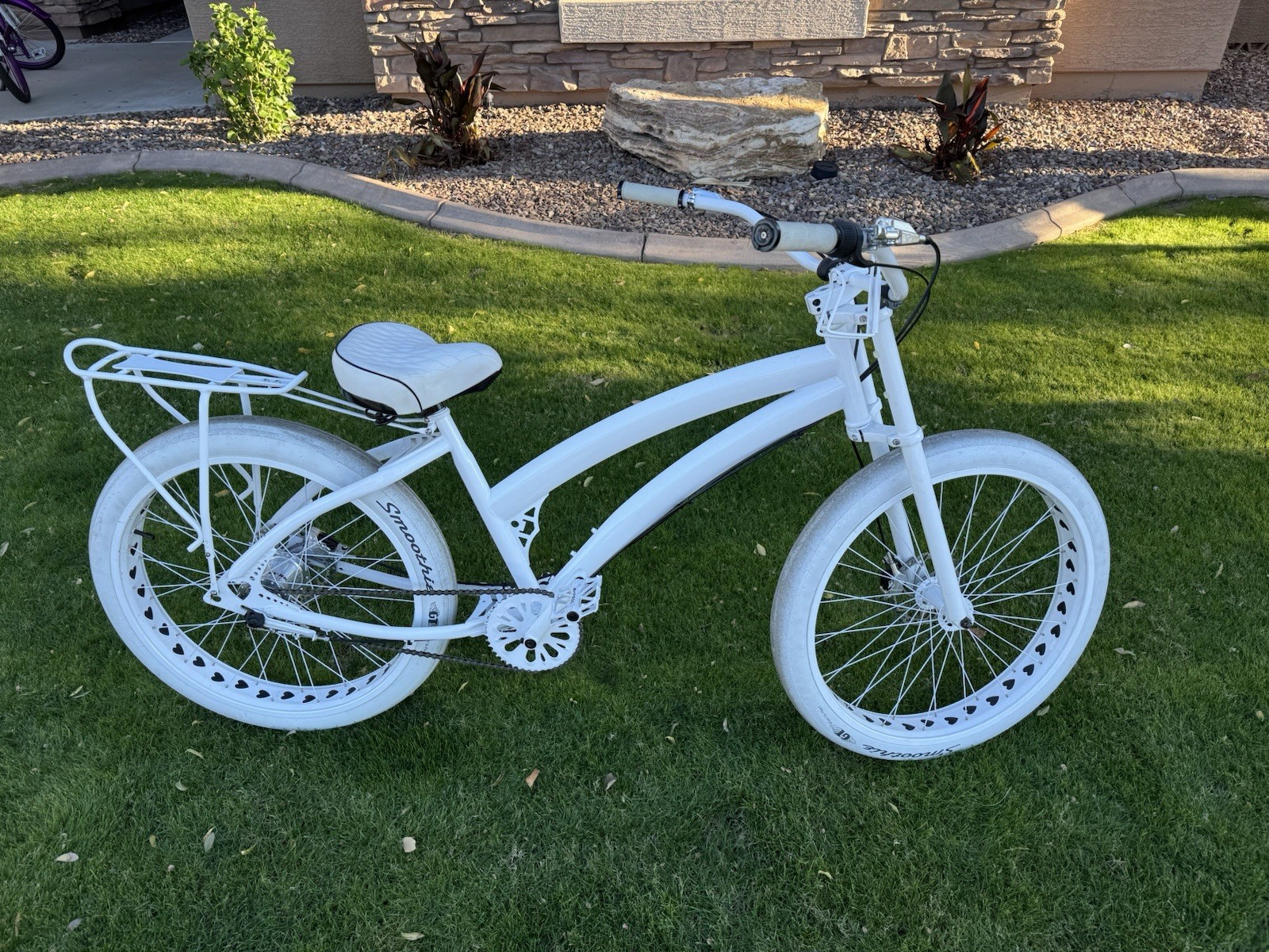 Bike, 26" Heart Cutout Rims, Rear Rack