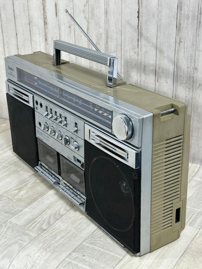 Toshiba RT-S87 BomBeat Double Radio Cassette Recorder Boombox