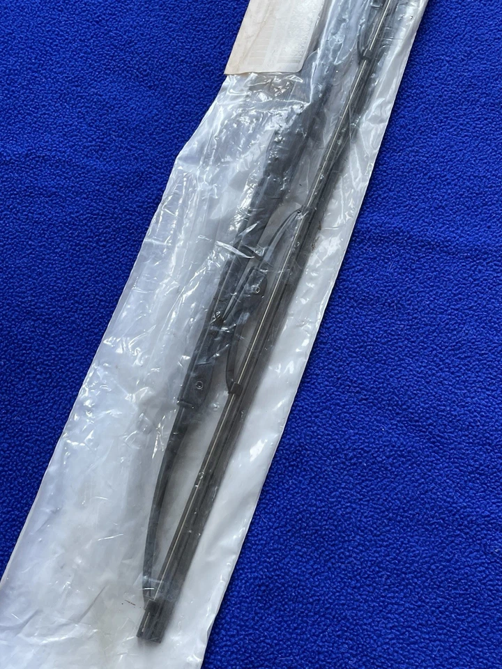 Escobilla limpiaparabrisas MOPAR genuina NOS 68003937AA Dodge Nitro Jeep Liberty Foto 3 de 4