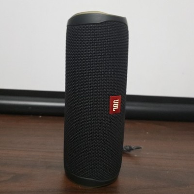 JBL Flip 5 Portable Bluetooth Speaker Works Great B