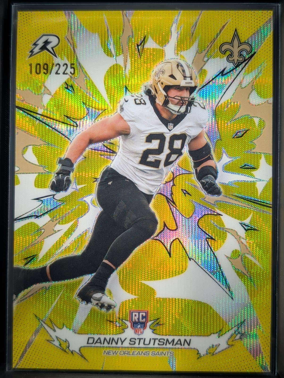 2025 Topps Resurgence NFL Yellow Wave Danny Stutsman RC /225 Saints