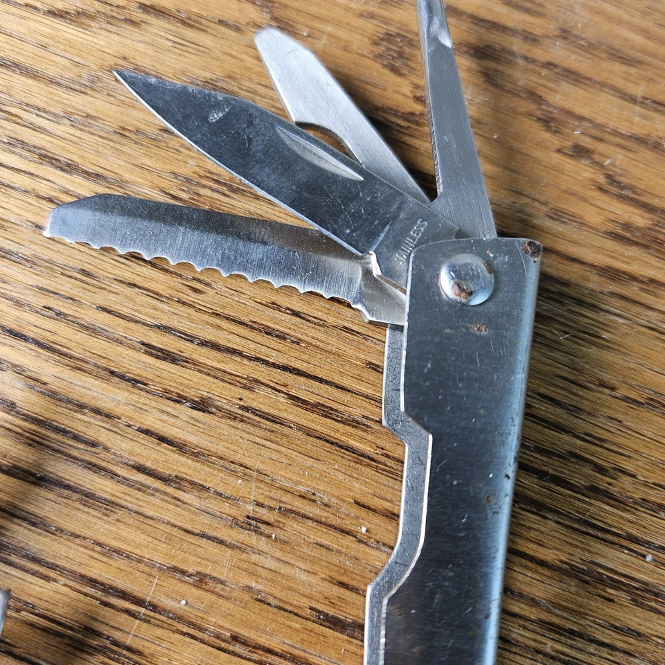 Pocket Size Multi-Tool (8) with Philipps and Flat Head Screwdriver, Saw and More - Image 3 of 4