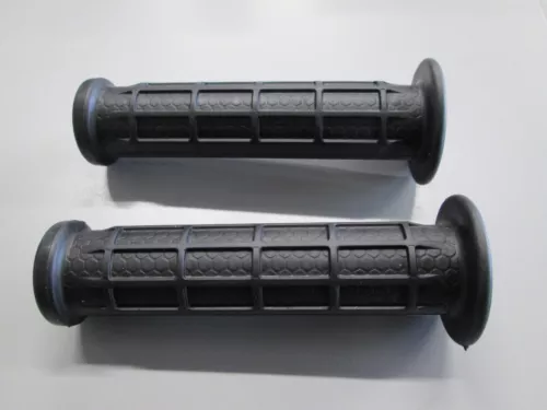 2 OEM Arctic Cat ATV Handlebar Grips 0405-106 READ LISTING