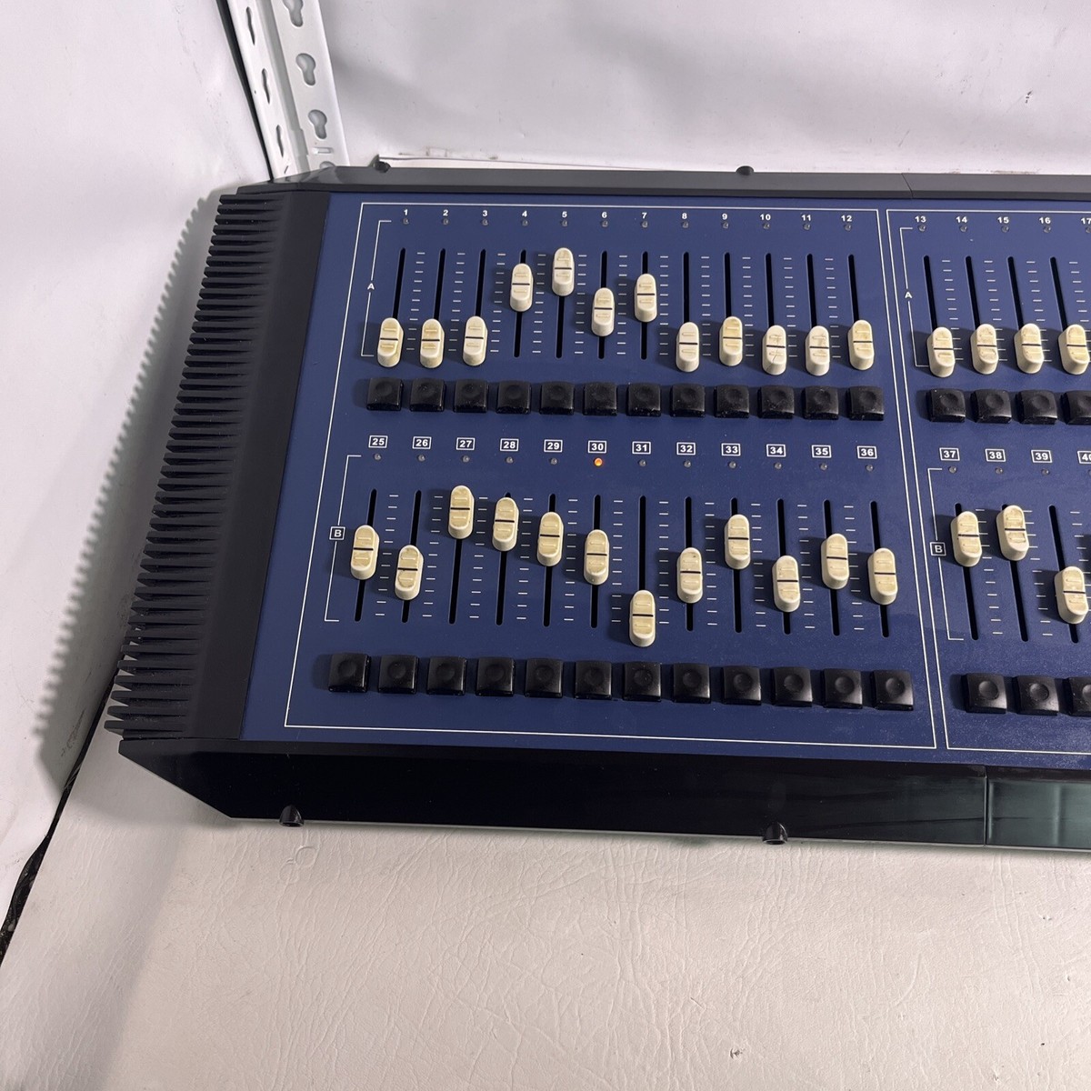 Strand Lighting 200 24/48 64324 Portable Control Console 24